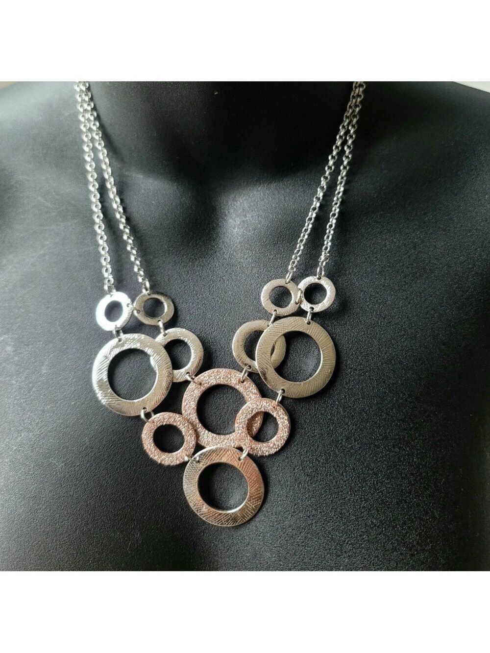 Vintage Fashion 12 Interlocked Ring Double Chain Necklace